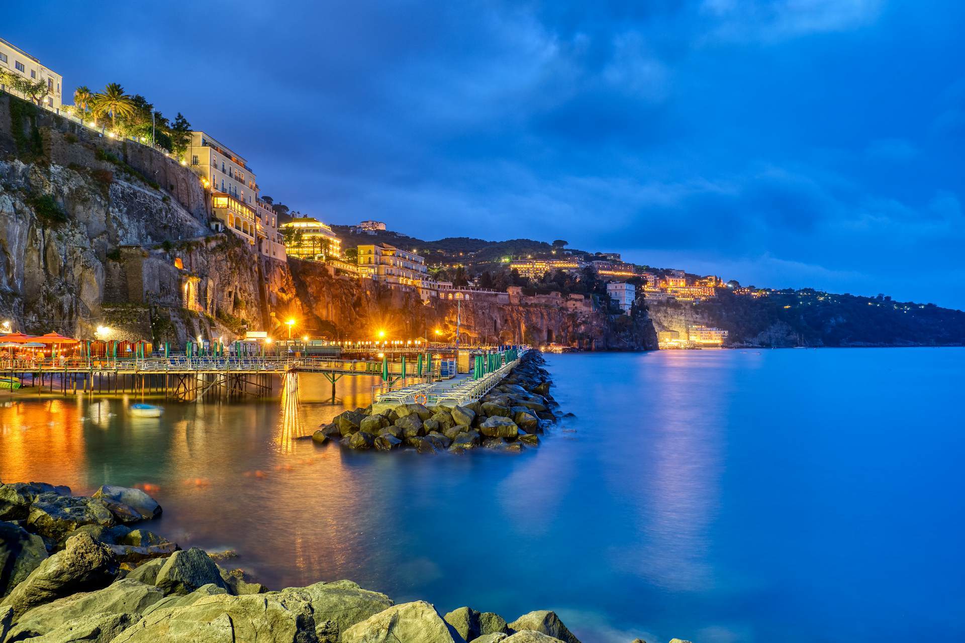 Casa-Flais-Apartment-Sorrento-Centre-Rooms-hotel-sorrento-coast-amalfi-11.jpg